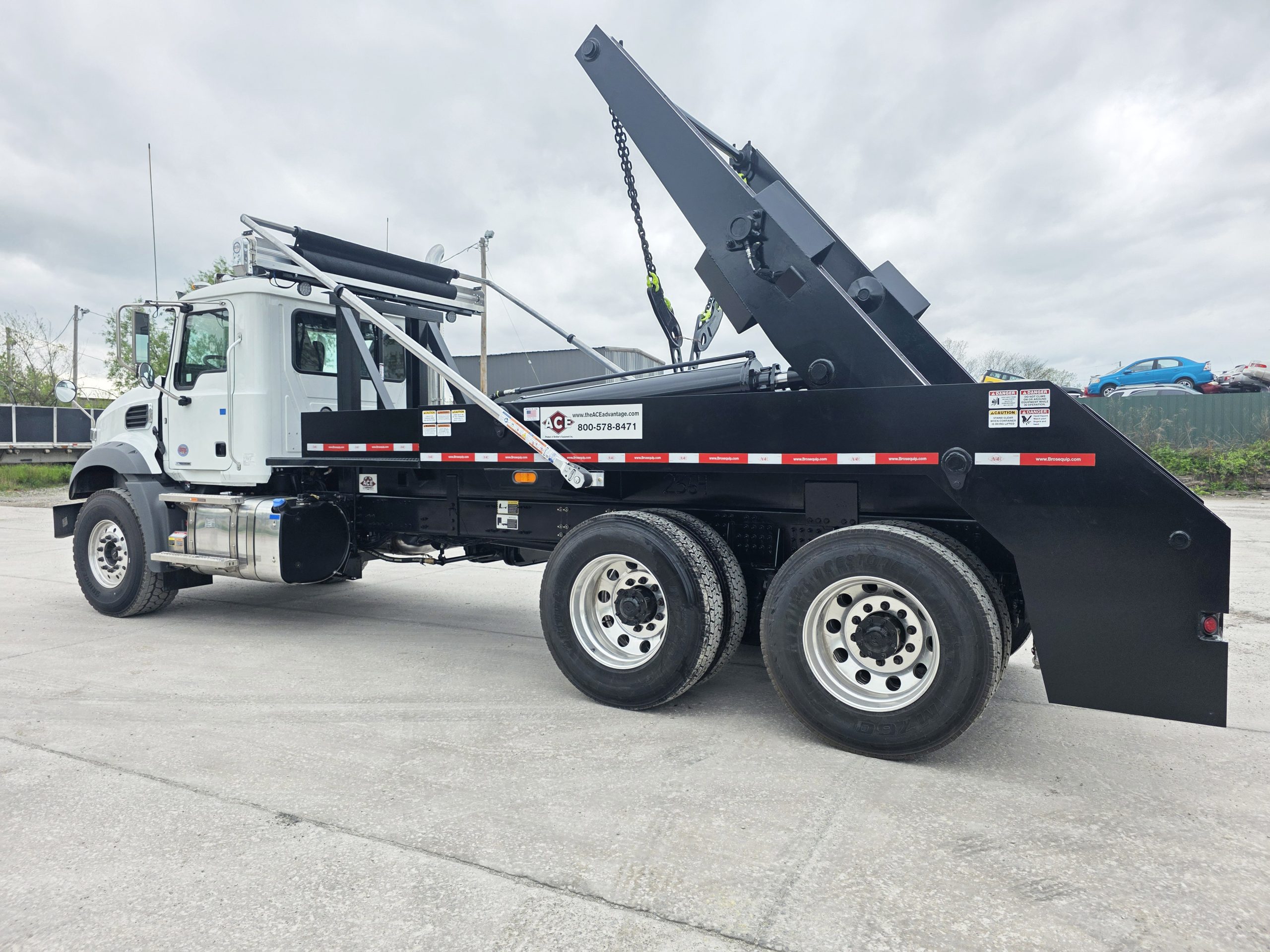 Ace Lugger -2027 Mack Granite 64GR - Image 2